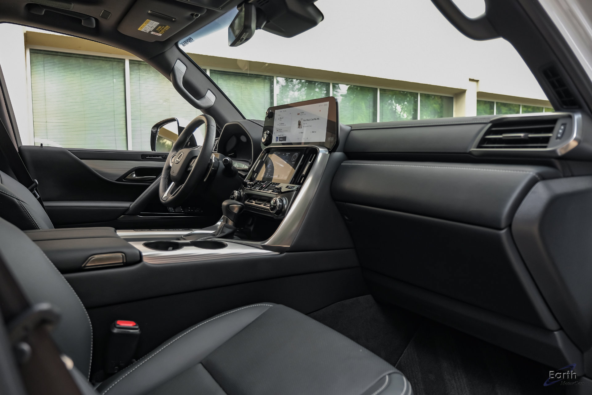 Used 2026 Lexus LX 600 F Sport w/ Accessory Package (Z1) AWD/4WD image 44