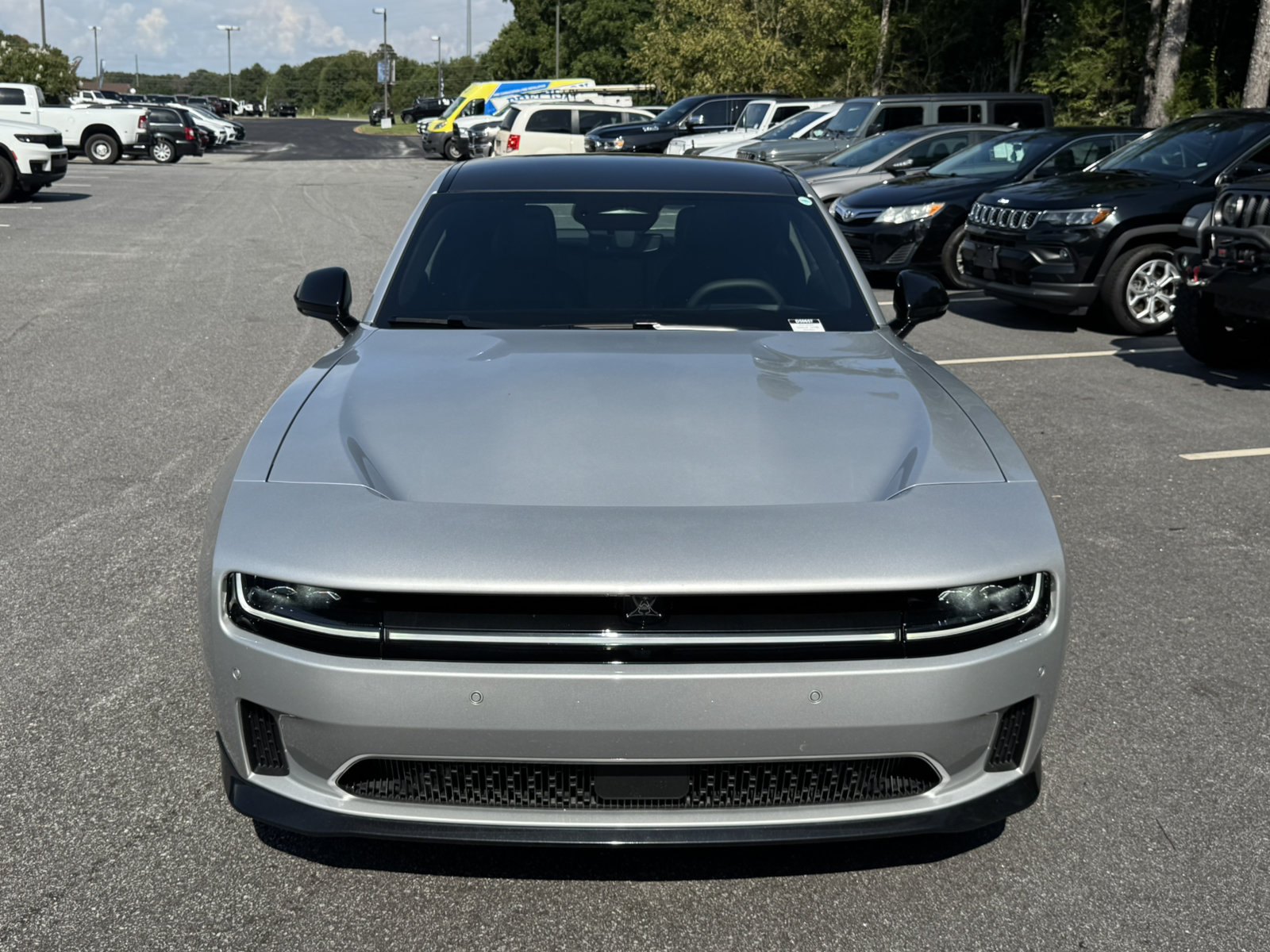 Used 2024 Dodge Charger Daytona R/T w/ Plus Group AWD/4WD image 2