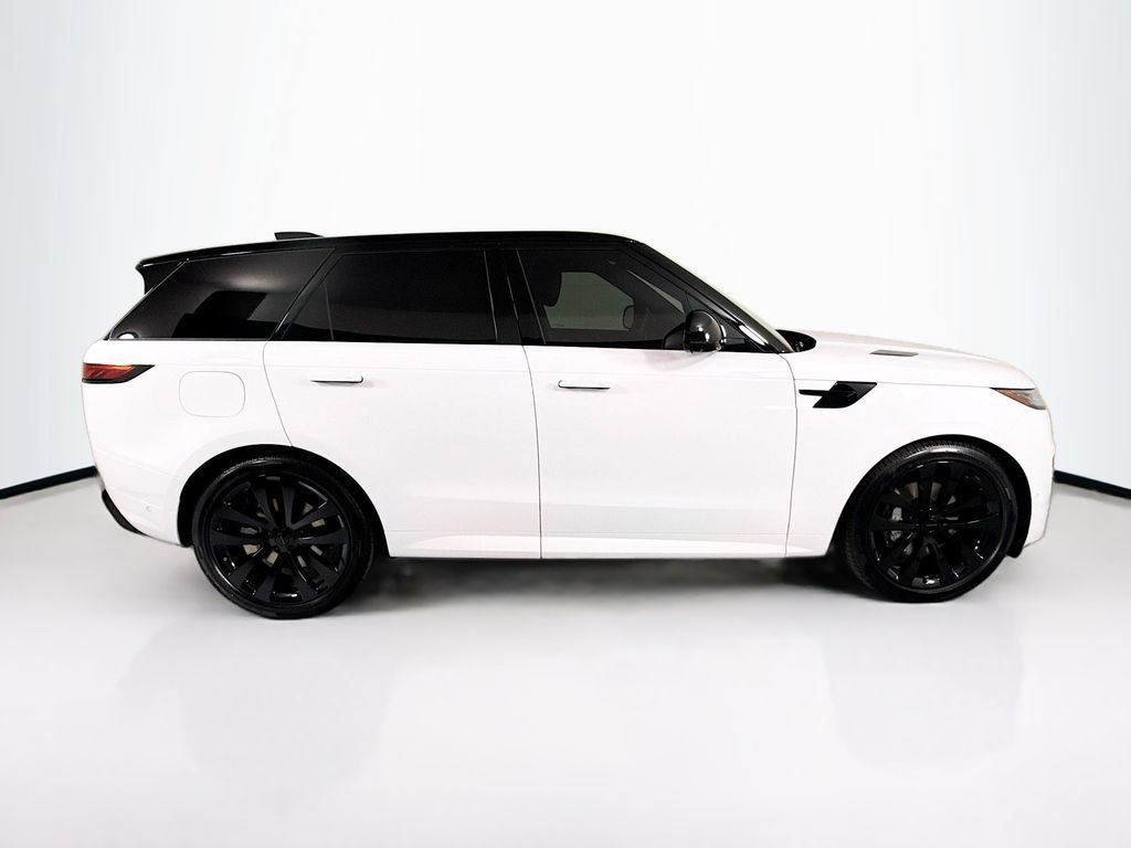New 2026 Land Rover Range Rover Sport Dynamic SE AWD/4WD image 4