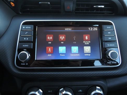 New 2025 Nissan Kicks Play S image 19