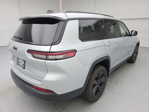 Used 2023 Jeep Grand Cherokee L Laredo AWD/4WD image 12