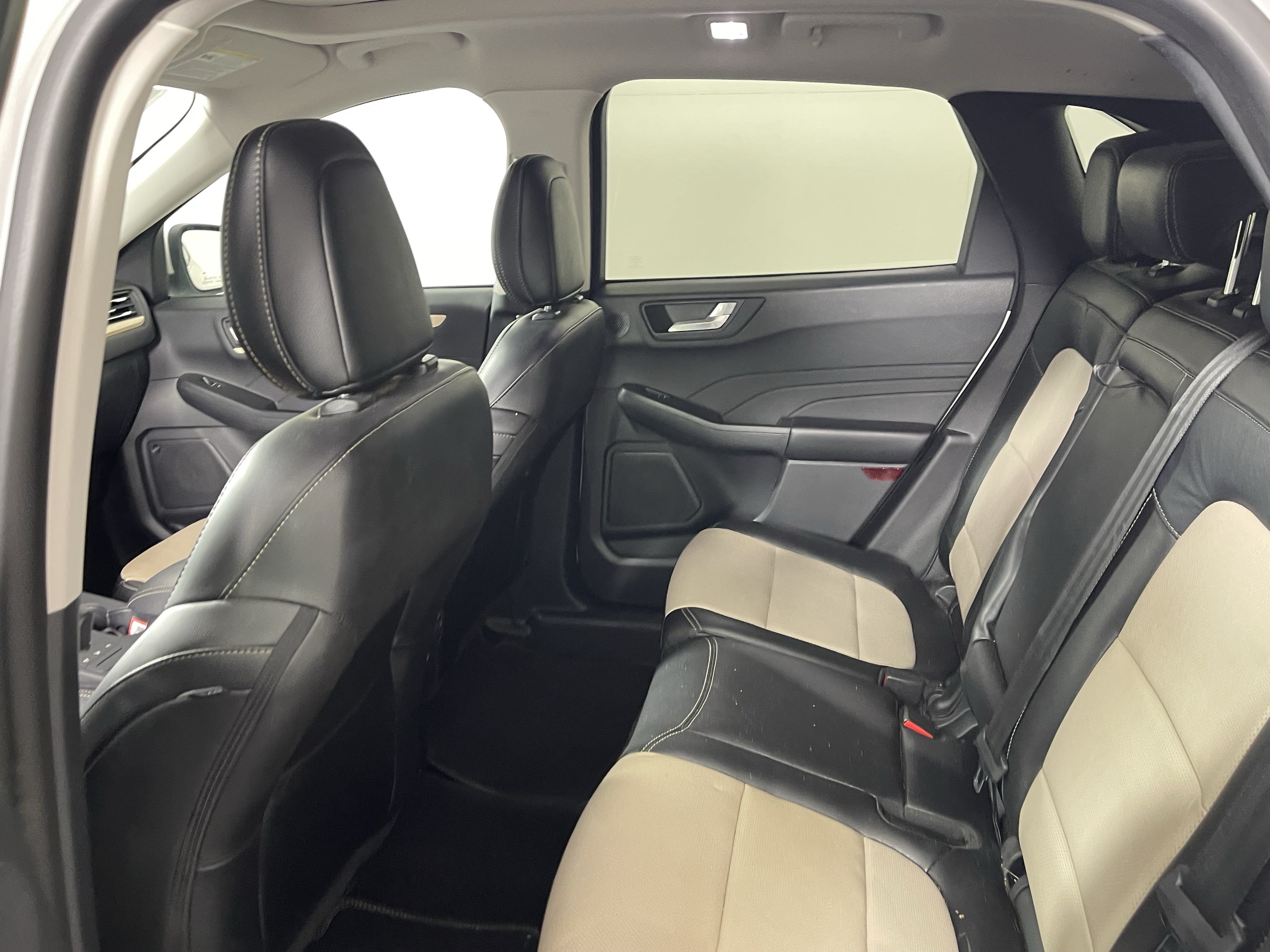 Used 2021 Ford Escape Titanium w/ Titanium Elite Package AWD/4WD image 13