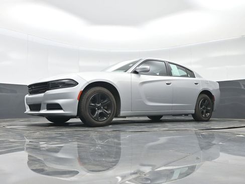 Used 2022 Dodge Charger SXT image 34