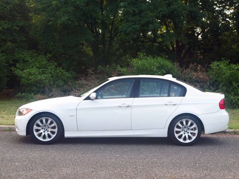 Used 2008 BMW 328i Sedan RWD image 2