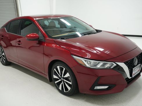 Used 2022 Nissan Sentra SV w/ SV Premium Package image 3