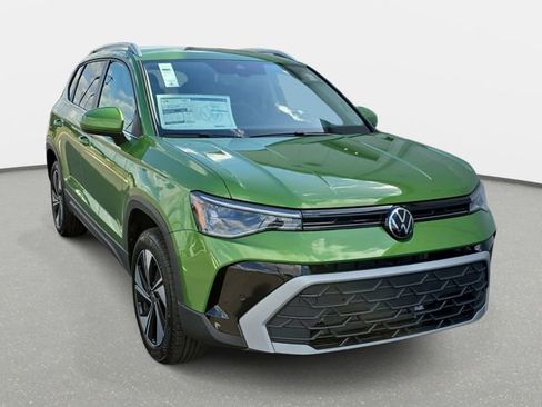 New 2026 Volkswagen Taos SE AWD/4WD image 3