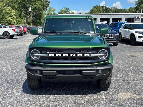 Used 2024 Ford Bronco Outer Banks AWD/4WD image 2