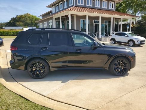 Used 2024 BMW X7 M60i w/ Executive Package image 8