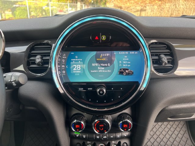 Used 2022 MINI Cooper 2-Door Hardtop FWD image 22