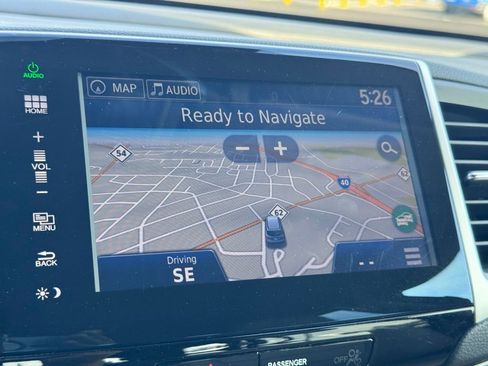 Used 2016 Honda Pilot Touring image 11