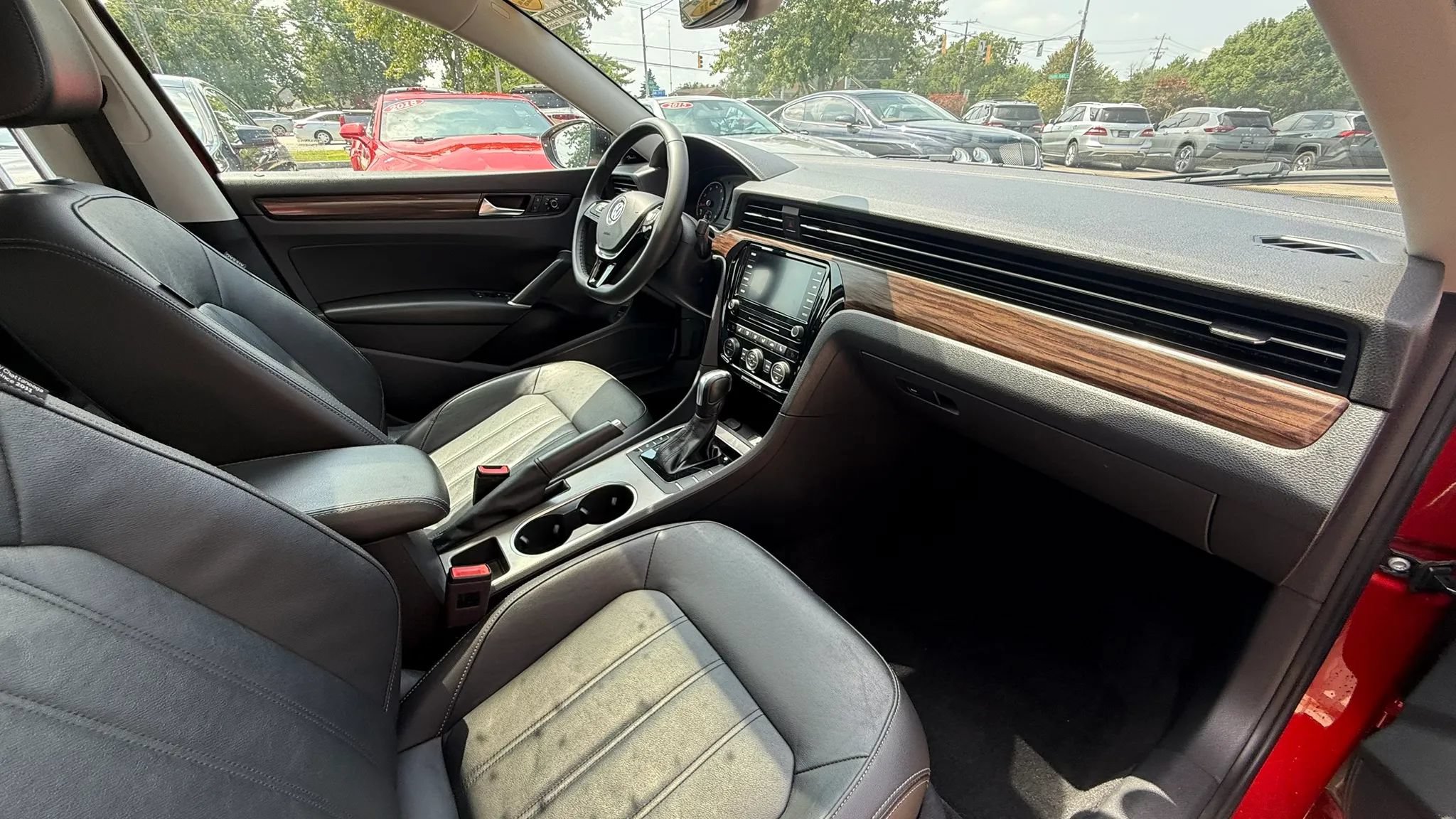 Used 2022 Volkswagen Passat 2.0T FWD image 13