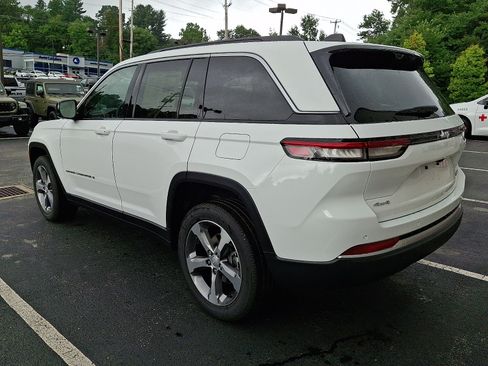 New 2026 Jeep Grand Cherokee Limited AWD/4WD image 4
