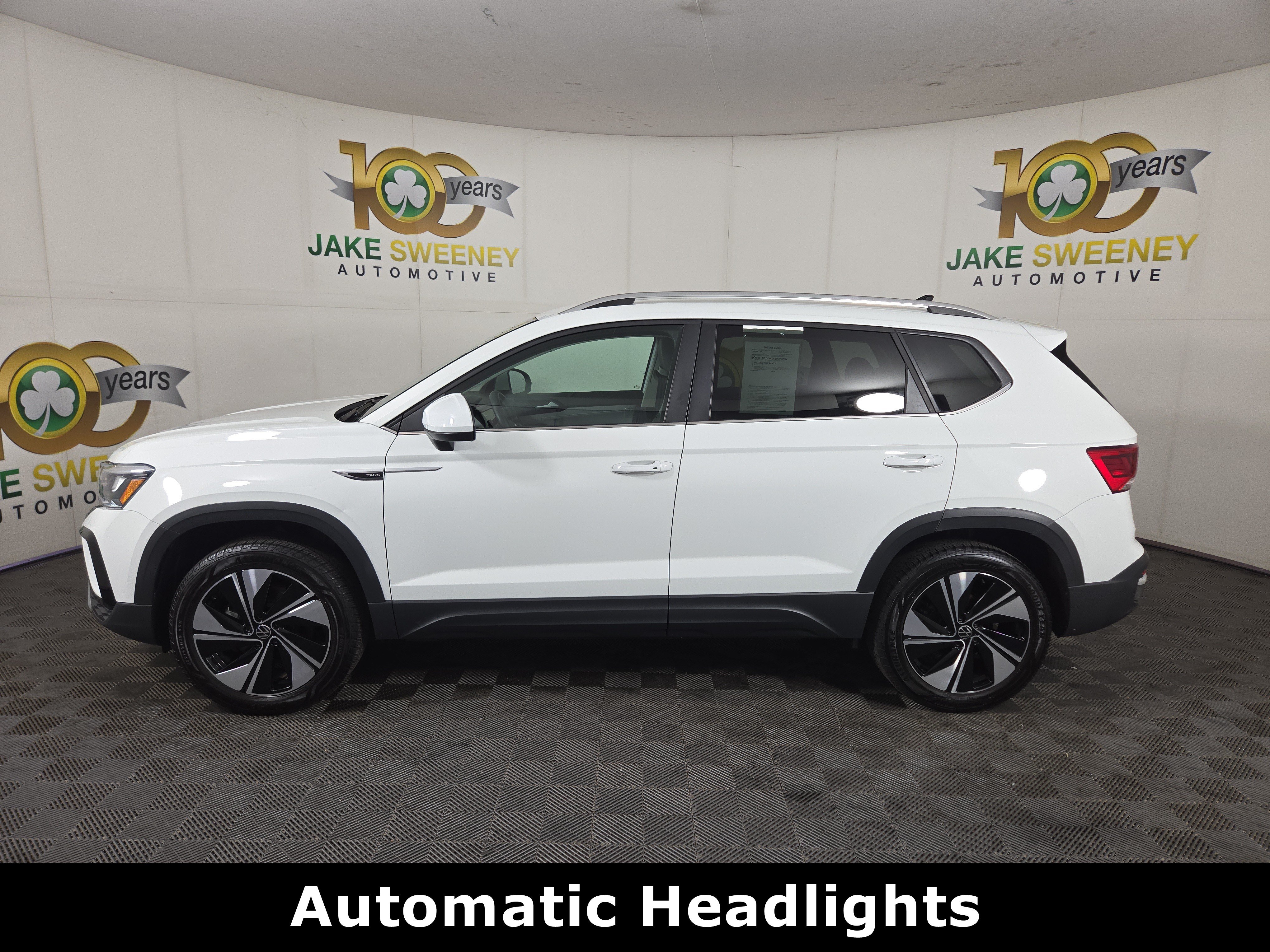 Used 2024 Volkswagen Taos SE AWD/4WD image 5