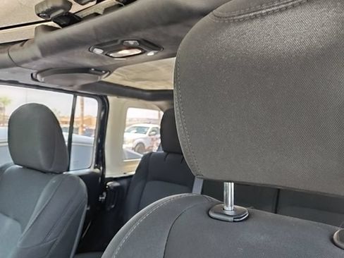 Used 2018 Jeep Wrangler Unlimited Sport S AWD/4WD image 10