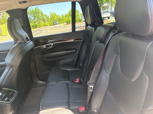 Used 2019 Volvo XC90 T5 Momentum w/ Multimedia Package AWD/4WD image 10