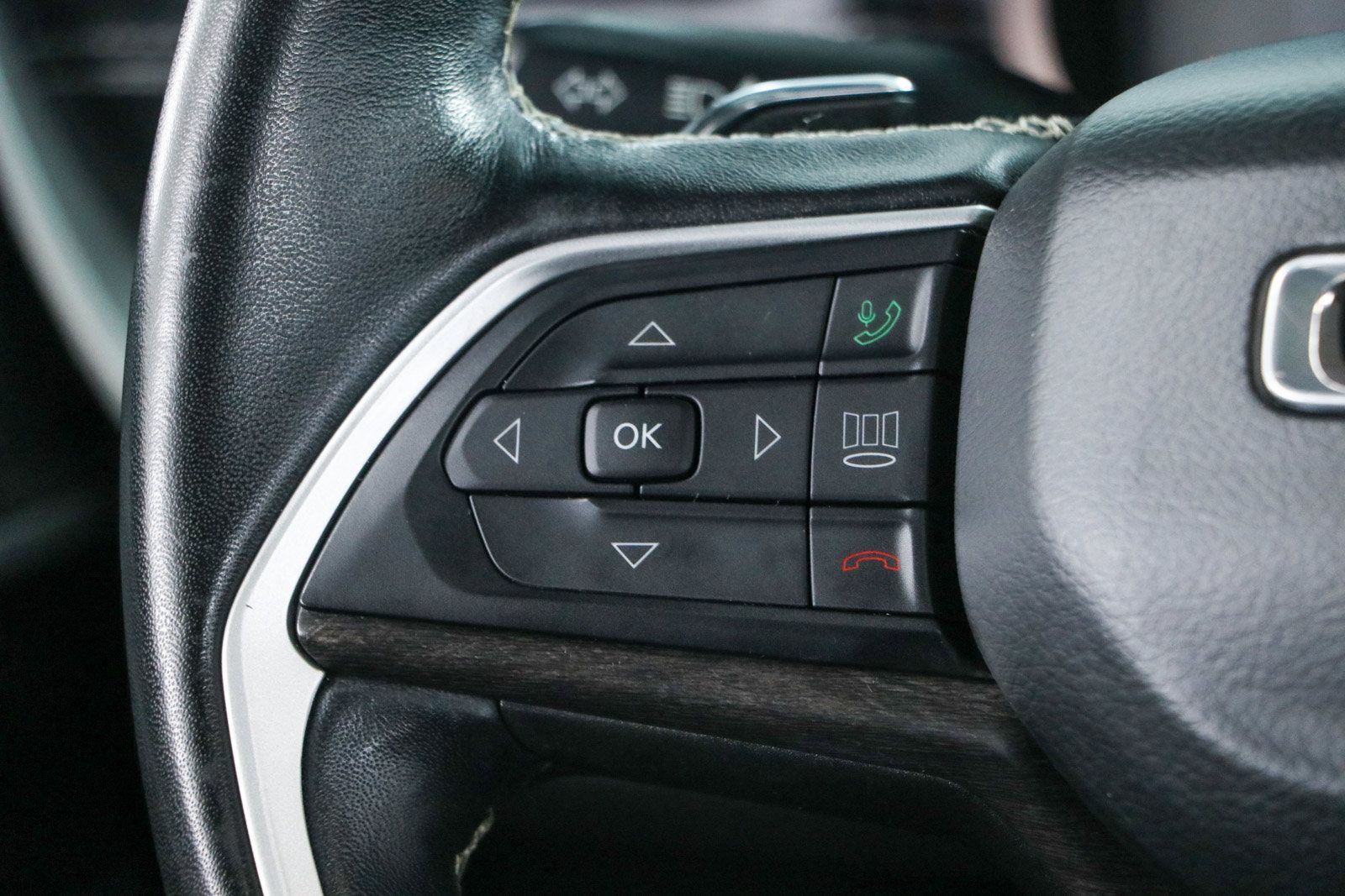 Used 2021 Jeep Grand Cherokee L Limited RWD image 13