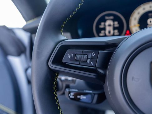 Used 2026 Porsche 911 GT3 RWD image 19