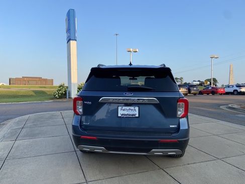 Used 2020 Ford Explorer XLT w/ Equipment Group 202A AWD/4WD image 10