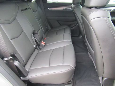 New 2025 Cadillac XT5 Luxury image 26