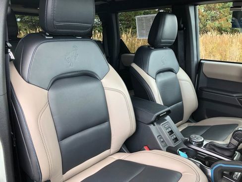 Used 2024 Ford Bronco Wildtrak image 19