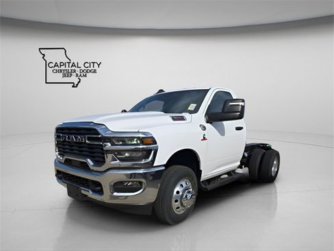 New 2026 RAM 3500 Tradesman w/ Chrome Appearance Group image 7