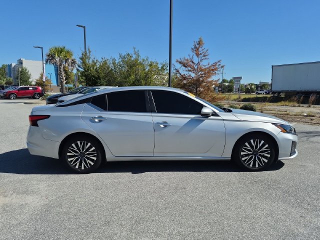 Certified 2023 Nissan Altima 2.5 SV FWD image 2