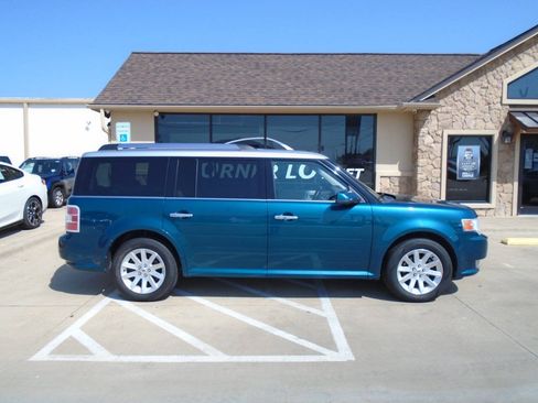 Used 2011 Ford Flex SEL w/ Rapid Spec Order Code FWD image 5