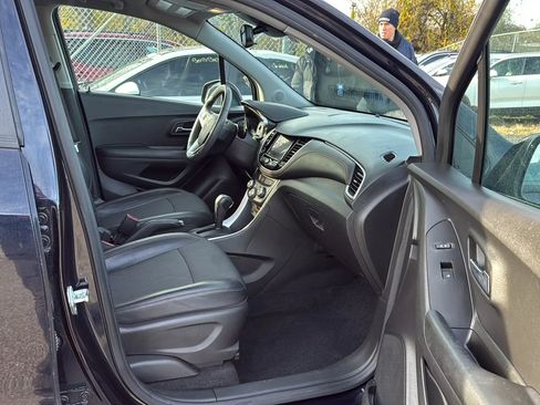 Used 2021 Chevrolet Trax LT w/ Driver Confidence Package AWD/4WD image 25