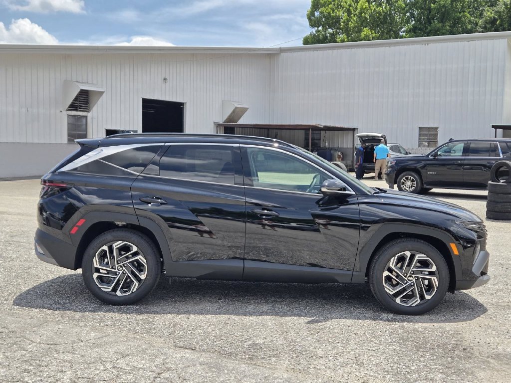New 2026 Hyundai Tucson Limited FWD image 4