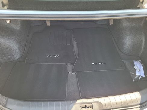 Used 2025 Nissan Altima 2.5 SV FWD image 27