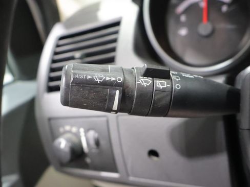 Used 2009 Dodge Grand Caravan SE w/ Climate Group FWD image 28