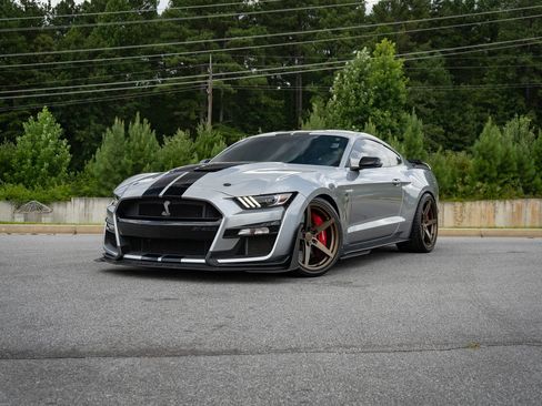 Used 2020 Ford Mustang Shelby GT500 w/ Technology Package RWD image 2