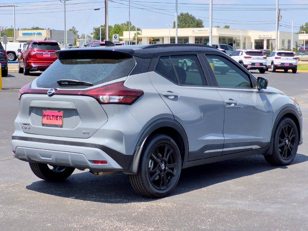 Used 2021 Nissan Kicks SR FWD image 6