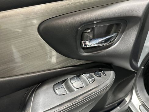 Used 2015 Nissan Murano S FWD image 37