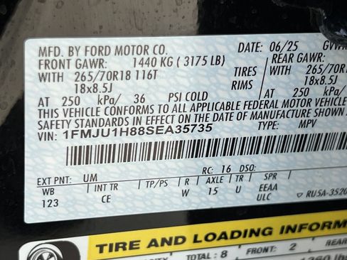 Used 2025 Ford Expedition Active RWD image 29