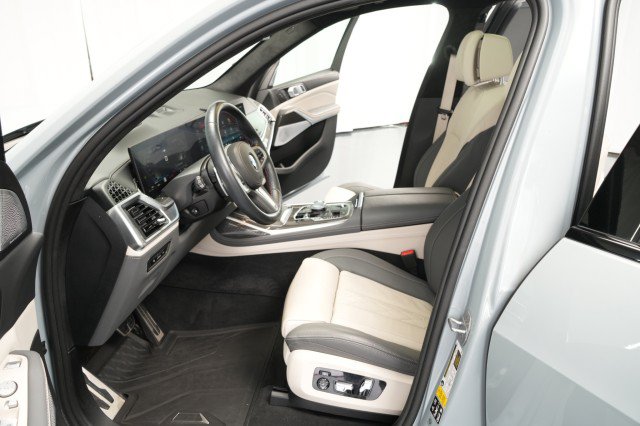 Used 2024 BMW X7 M60i w/ Executive Package AWD/4WD image 24