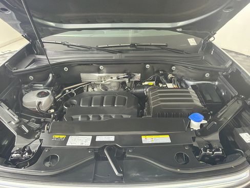Used 2025 Volkswagen Atlas SE AWD/4WD image 33