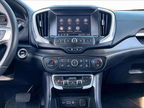 Used 2022 GMC Terrain SLE w/ Driver Convenience Package FWD image 18