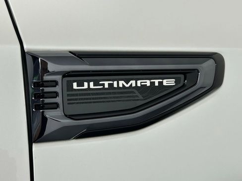 Used 2025 GMC Yukon XL Denali Ultimate w/ LPO, Floor Liner Package AWD/4WD image 9