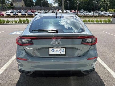 Used 2022 Honda Civic Sport image 4