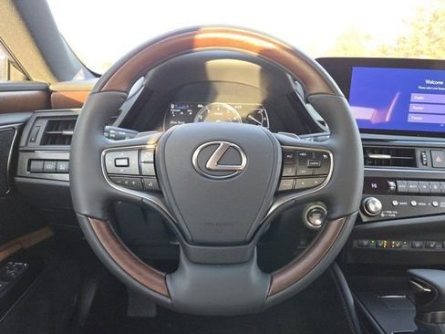 New 2025 Lexus ES 350 Ultra Luxury image 31