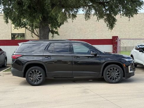Used 2022 Chevrolet Traverse RS FWD image 3
