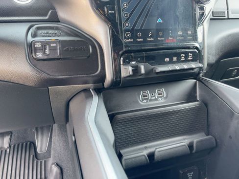 Used 2024 RAM 3500 Big Horn w/ Night Edition image 25