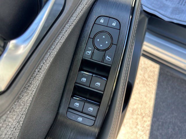 Used 2023 Nissan Rogue SV FWD image 12