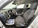Used 2017 Chevrolet Equinox LT w/ Convenience Package image 4