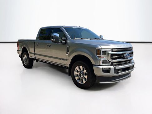 Used 2022 Ford F350 Platinum AWD/4WD image 3