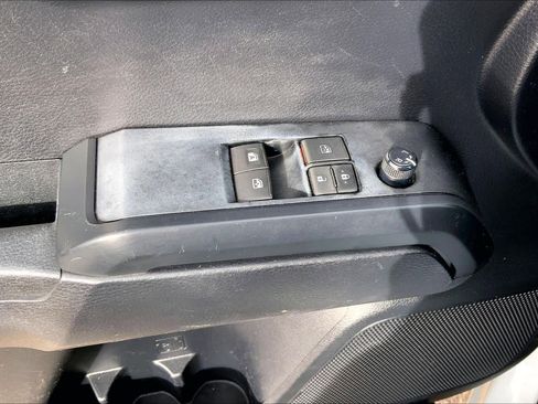Used 2019 Toyota Tacoma SR image 26