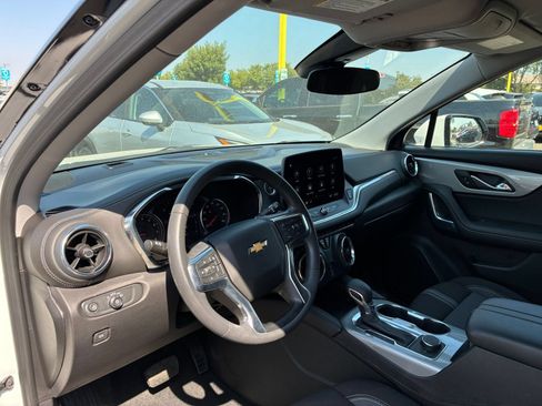 Used 2025 Chevrolet Blazer LT FWD image 34