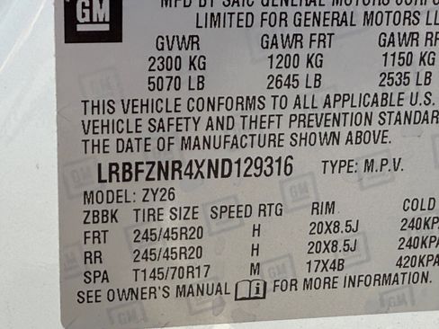 Used 2022 Buick Envision Essence w/ Technology Package II image 32