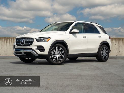Certified 2025 Mercedes-Benz GLE 450e 4MATIC w/ Driver Assistance Package image 1